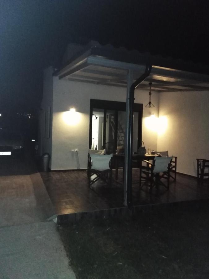 Villa Σπίτι Με Σοφίτα Μπροστά Στη Θάλασσα Trápeza Esterno foto